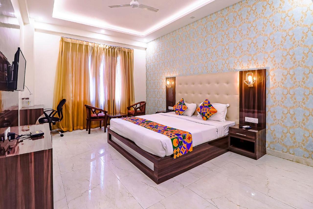 Fabhotel Swess Grand Agra  Zewnętrze zdjęcie