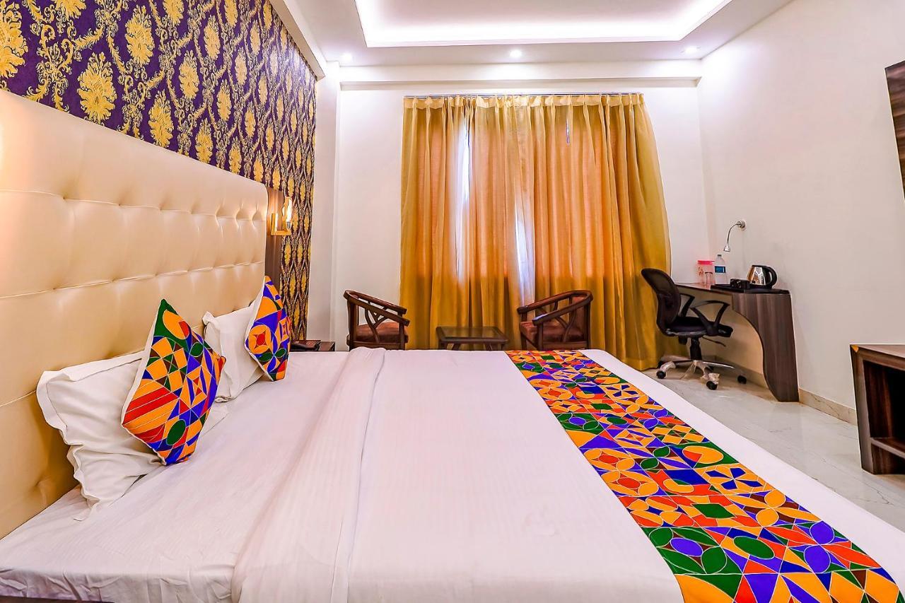 Fabhotel Swess Grand Agra  Zewnętrze zdjęcie